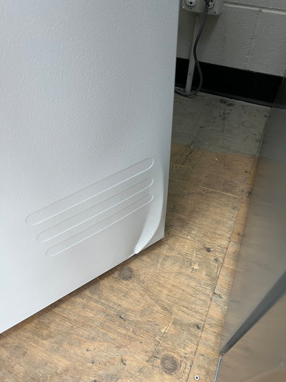 Seasons White 18 Cu. Ft. Refrigerator - Dented