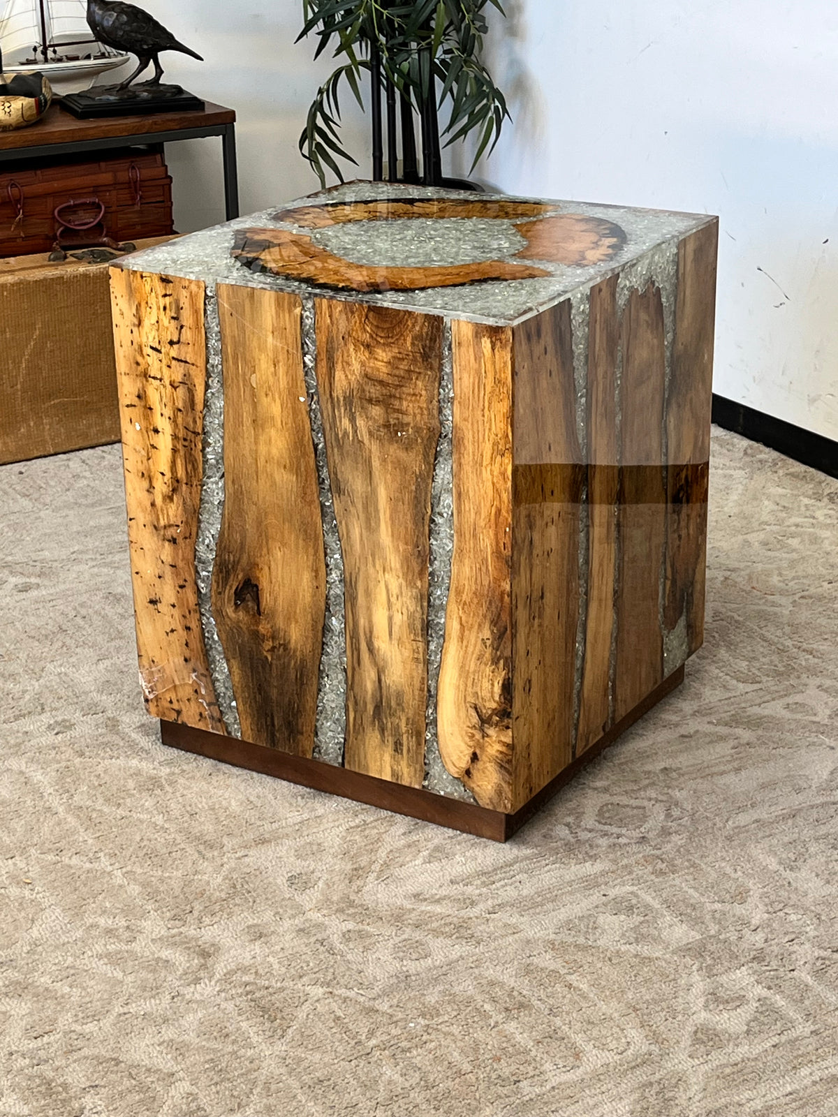 Rustic Style Resin Wooden Cube