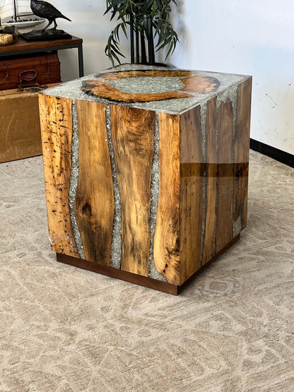 Rustic Style Resin Wooden Cube