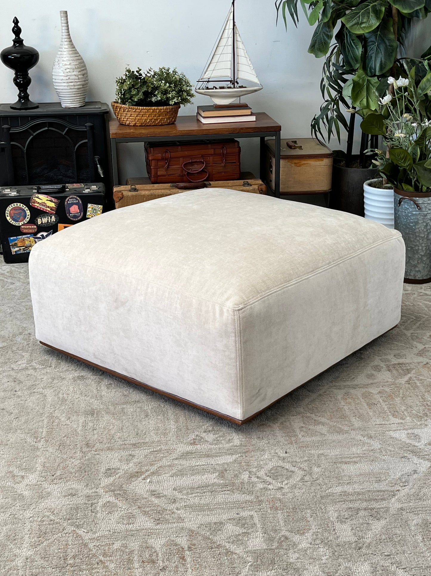 Modern 34" Linen Ottoman