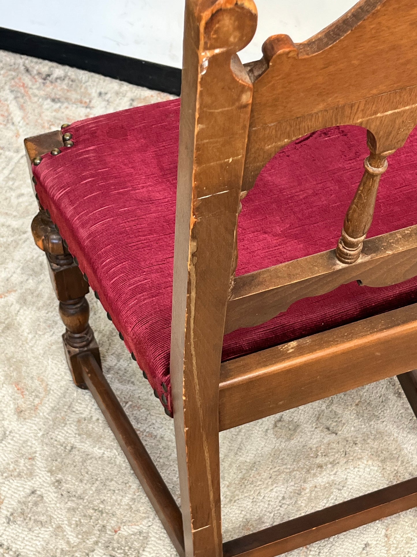 Traditional Gothic Style Dining Chair