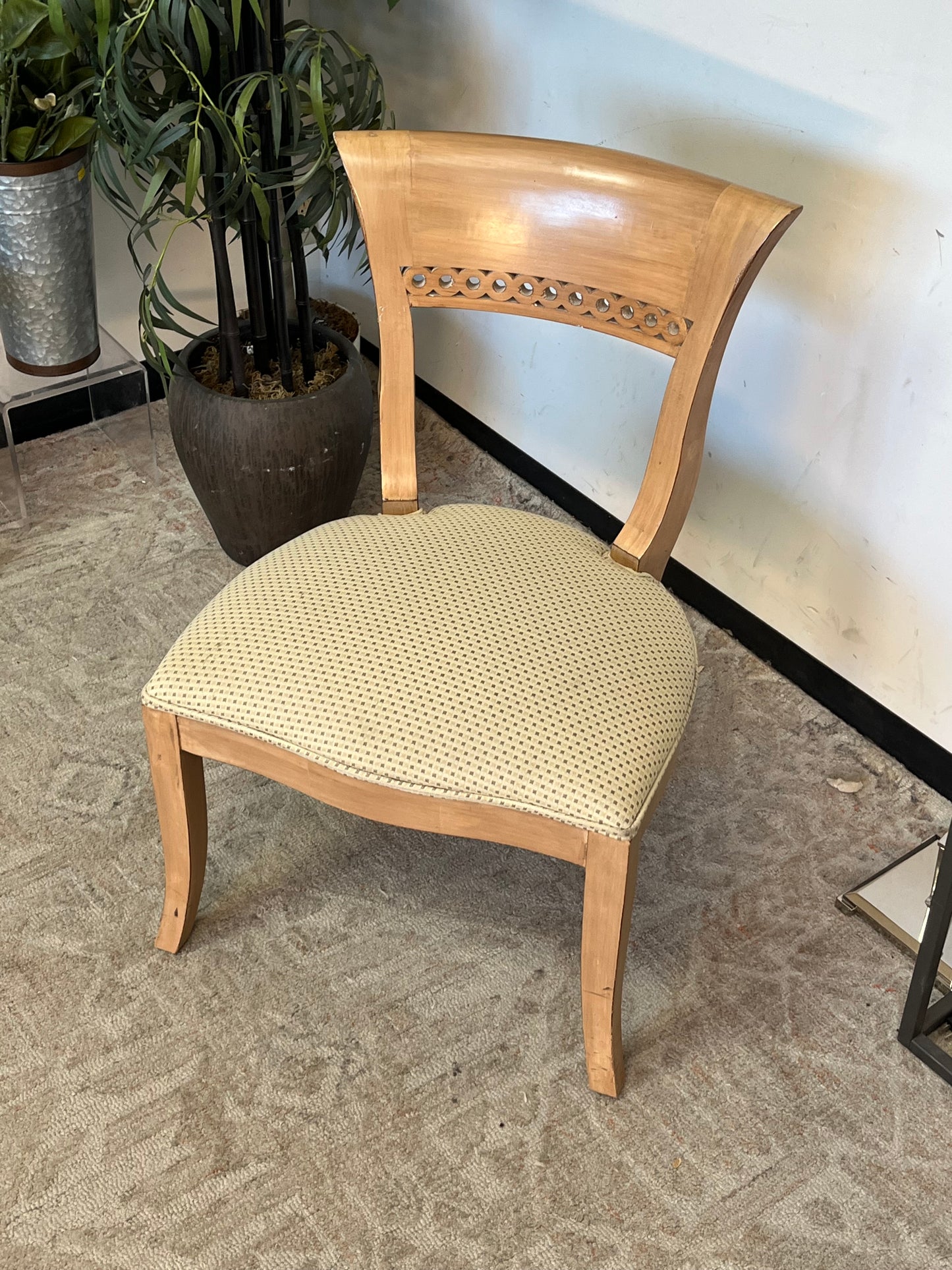 Kreiss Modern Style Dining Chair