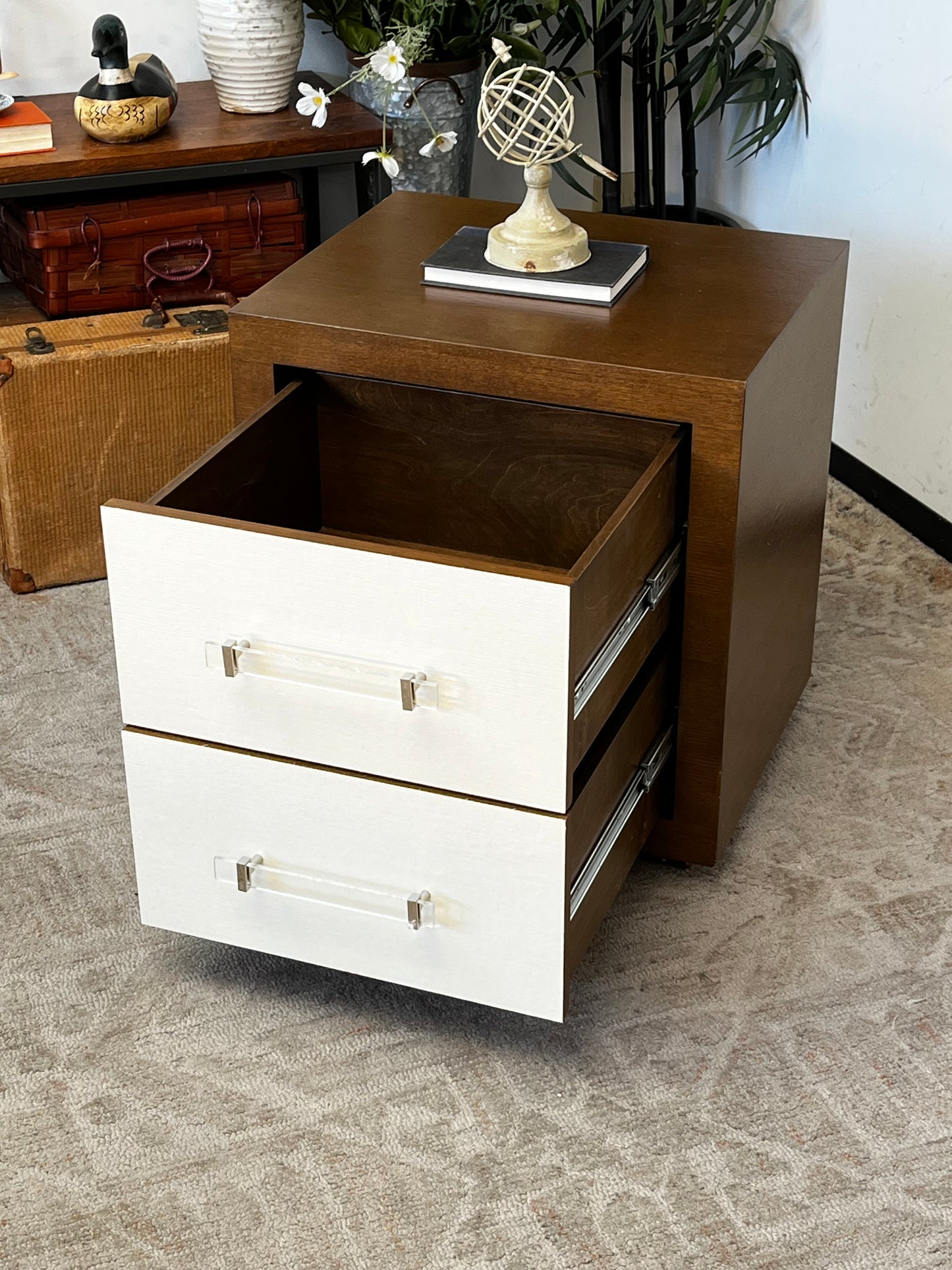 Kreiss 2-Drawer Nightstand