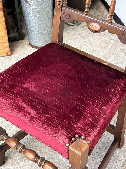Traditional Gothic Style Dining Chair