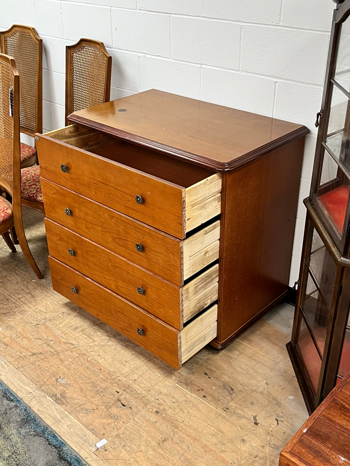 Wooden Style 4-Drawer Dresser