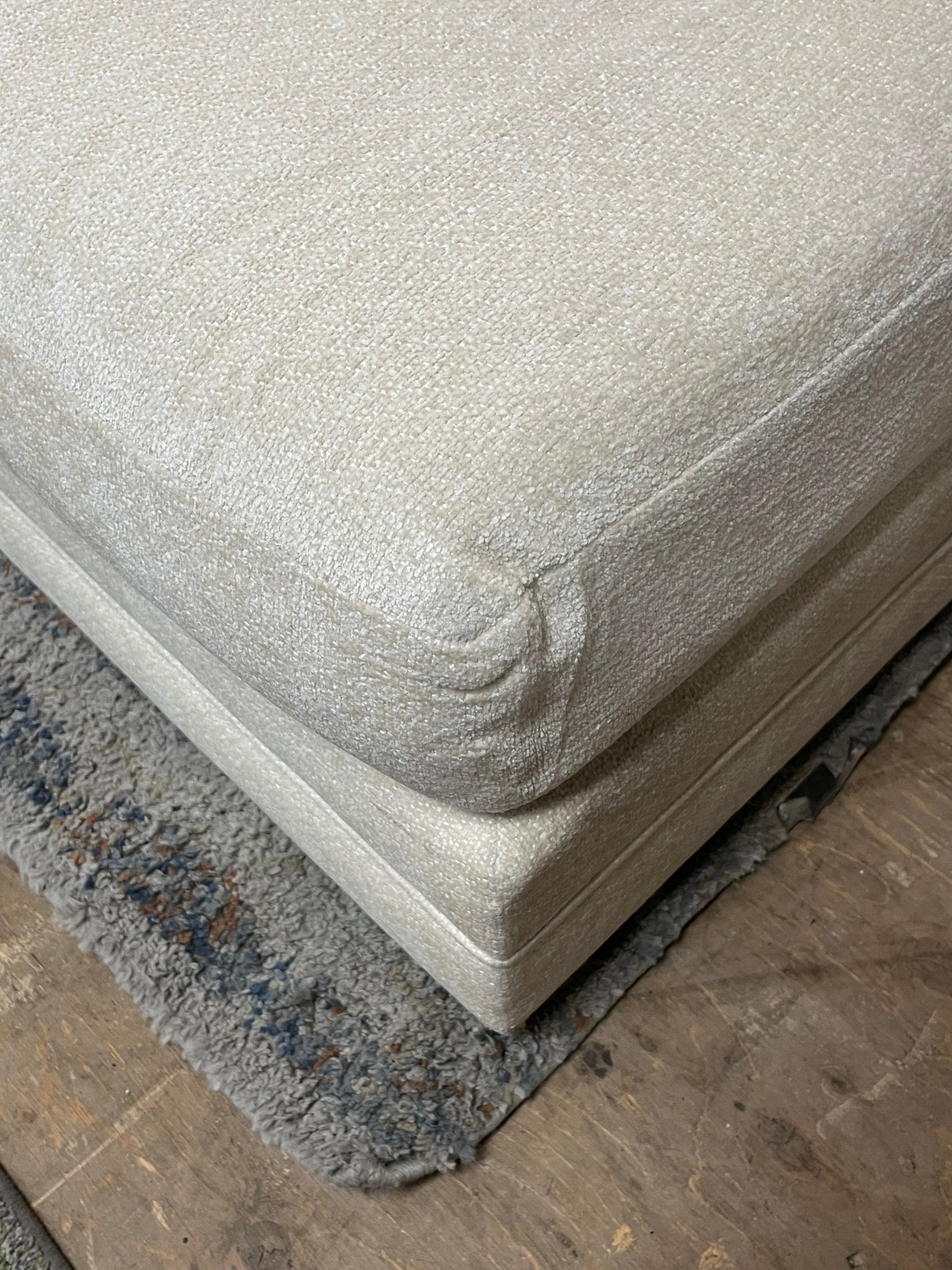 Kreiss Modern Beige Right Arm Chaise