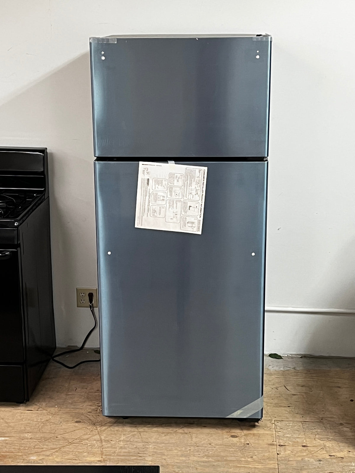 GE 17.5 cu. ft. Stainless Steel Top Freezer Refrigerator