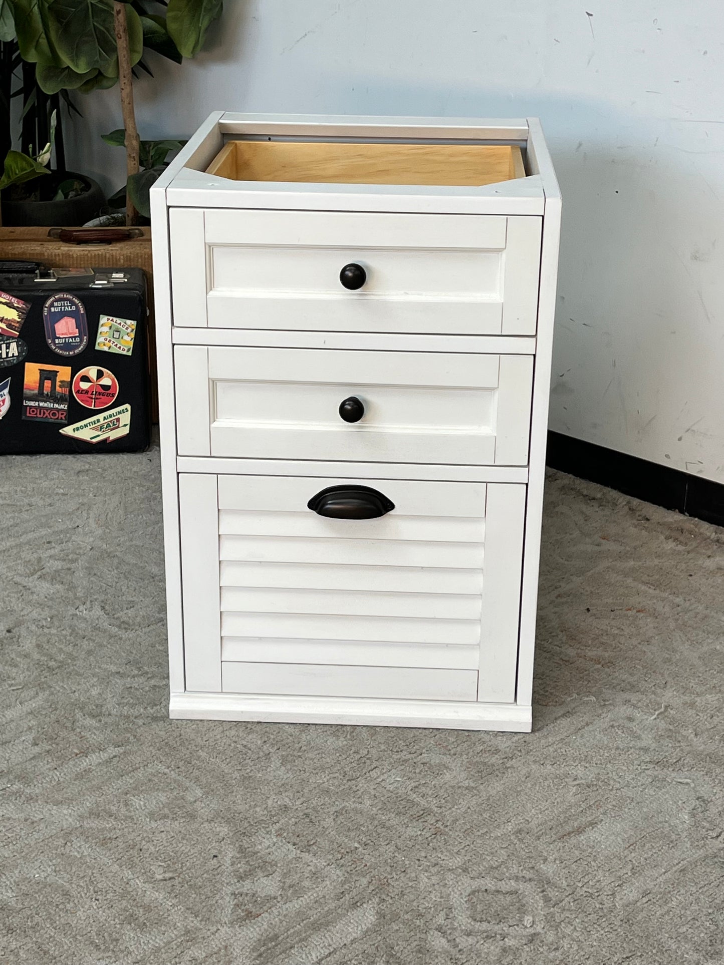 Modern Single 3-Drawer Cabinet - Missing Top
