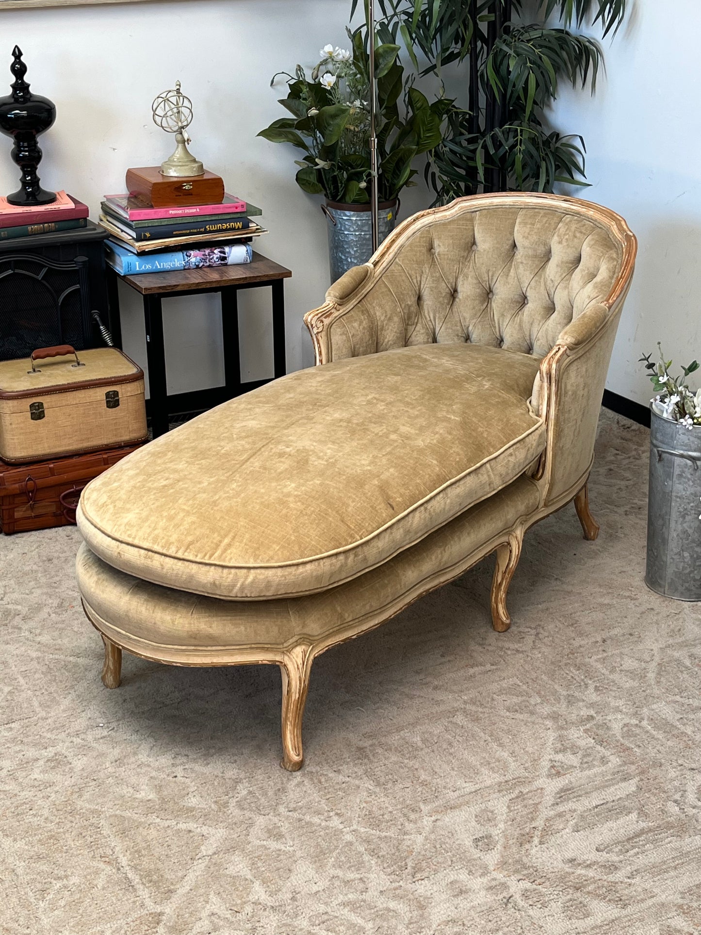Antique Style Chaise Lounge