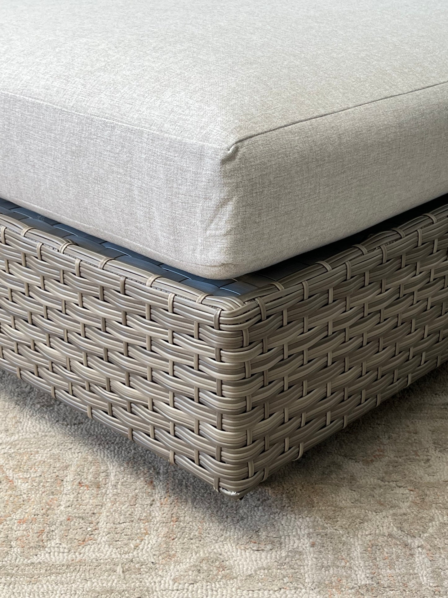 Outdoor Modern Chaise Lounge