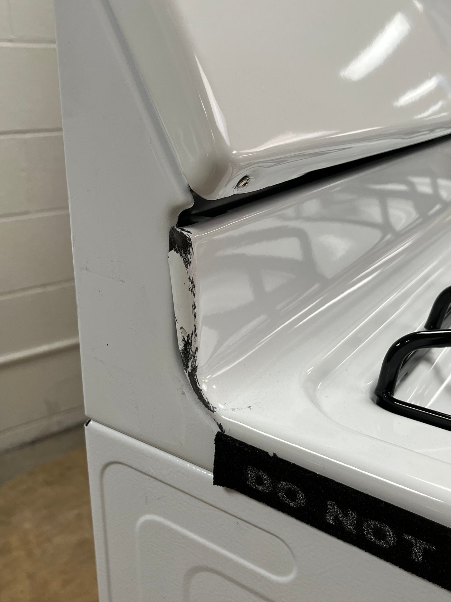 GE 4.8 cu. ft. White Freestanding Gas Range