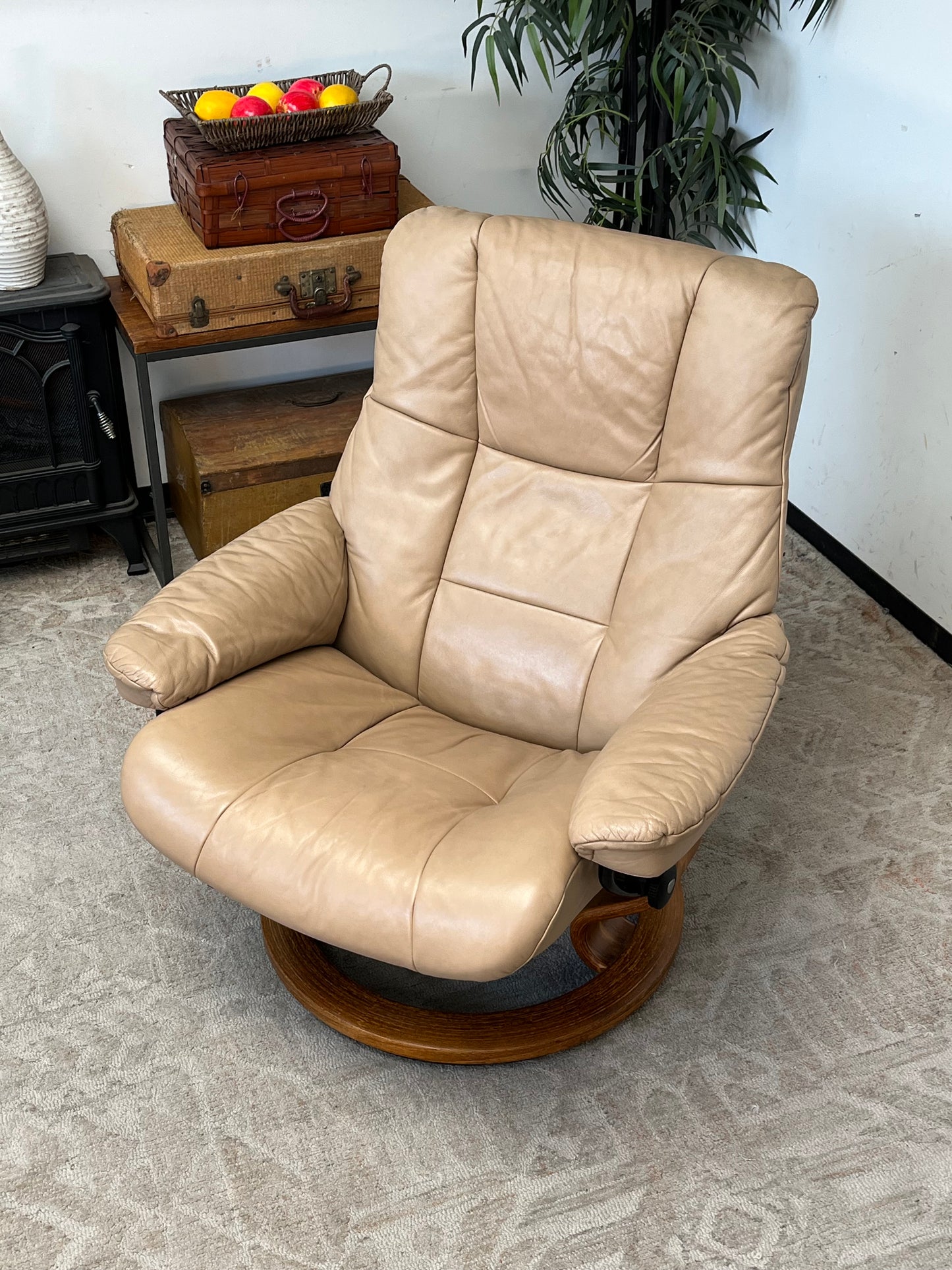 Ekornes Beige Leather Recliner Chair