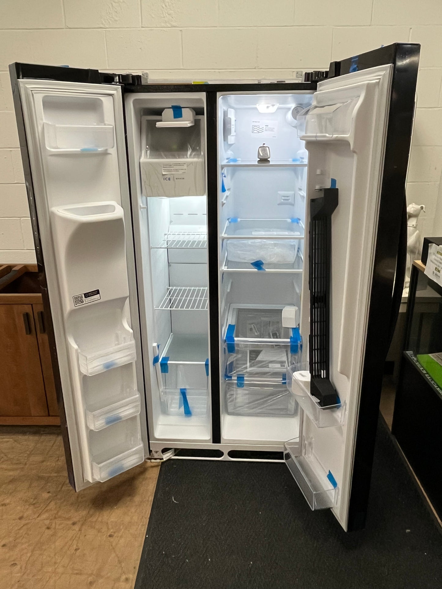 Frigidaire 22 Cu. Ft. 33" Black Side by Side Refrigerator