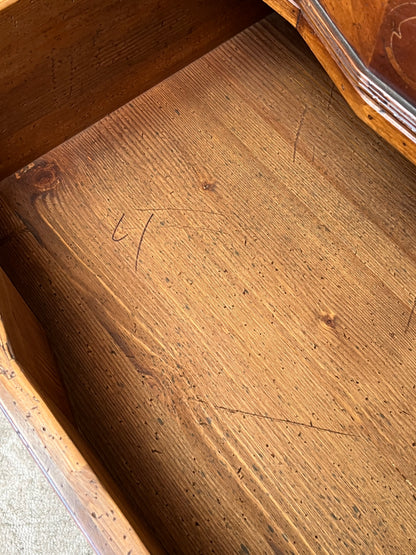 Vere Antichità 4-Drawer Dresser