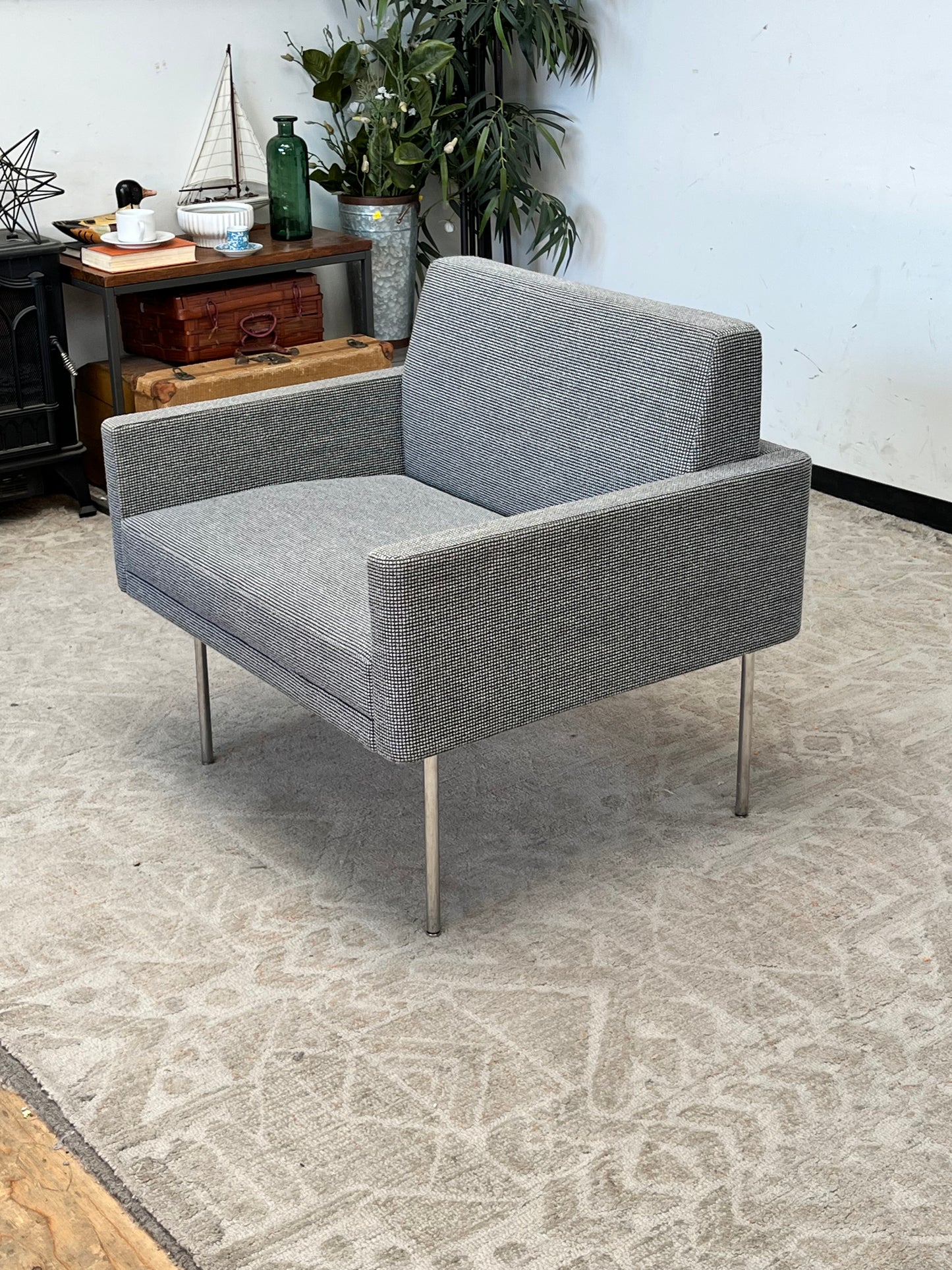 Modern Style Grey Accent Chair