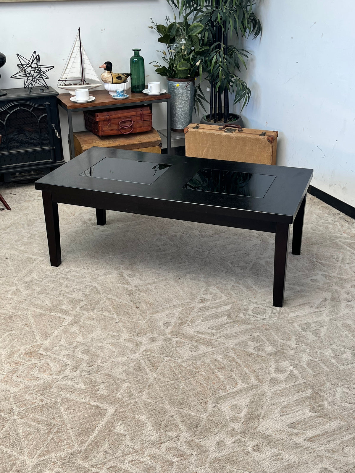 Traditional Style Glasstop Coffee Table