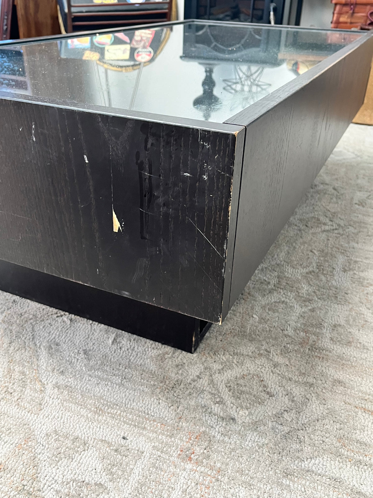 Modern Style Glasstop Coffee Table