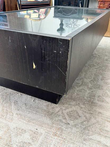 Modern Style Glasstop Coffee Table