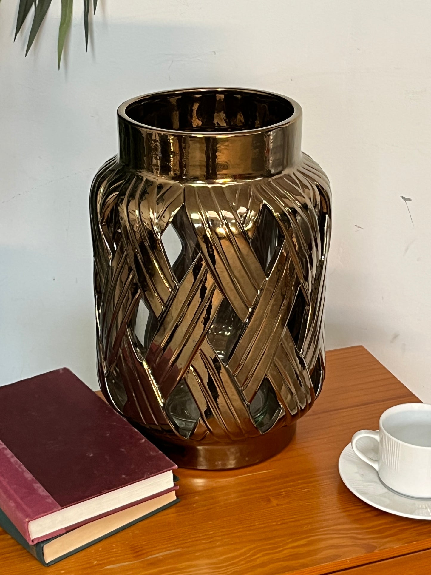 Modern Ceramic Gold Candle Hurricane