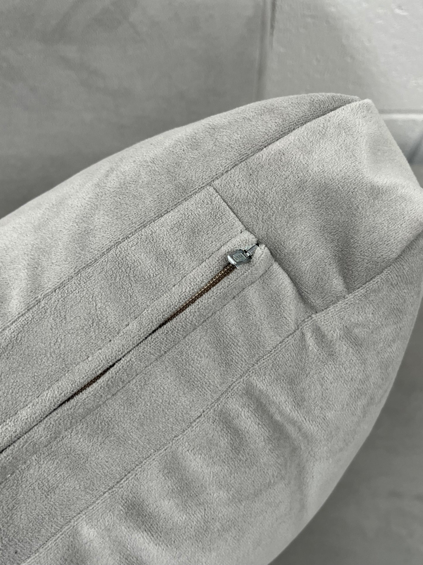 Modern Style Right Arm Chaise