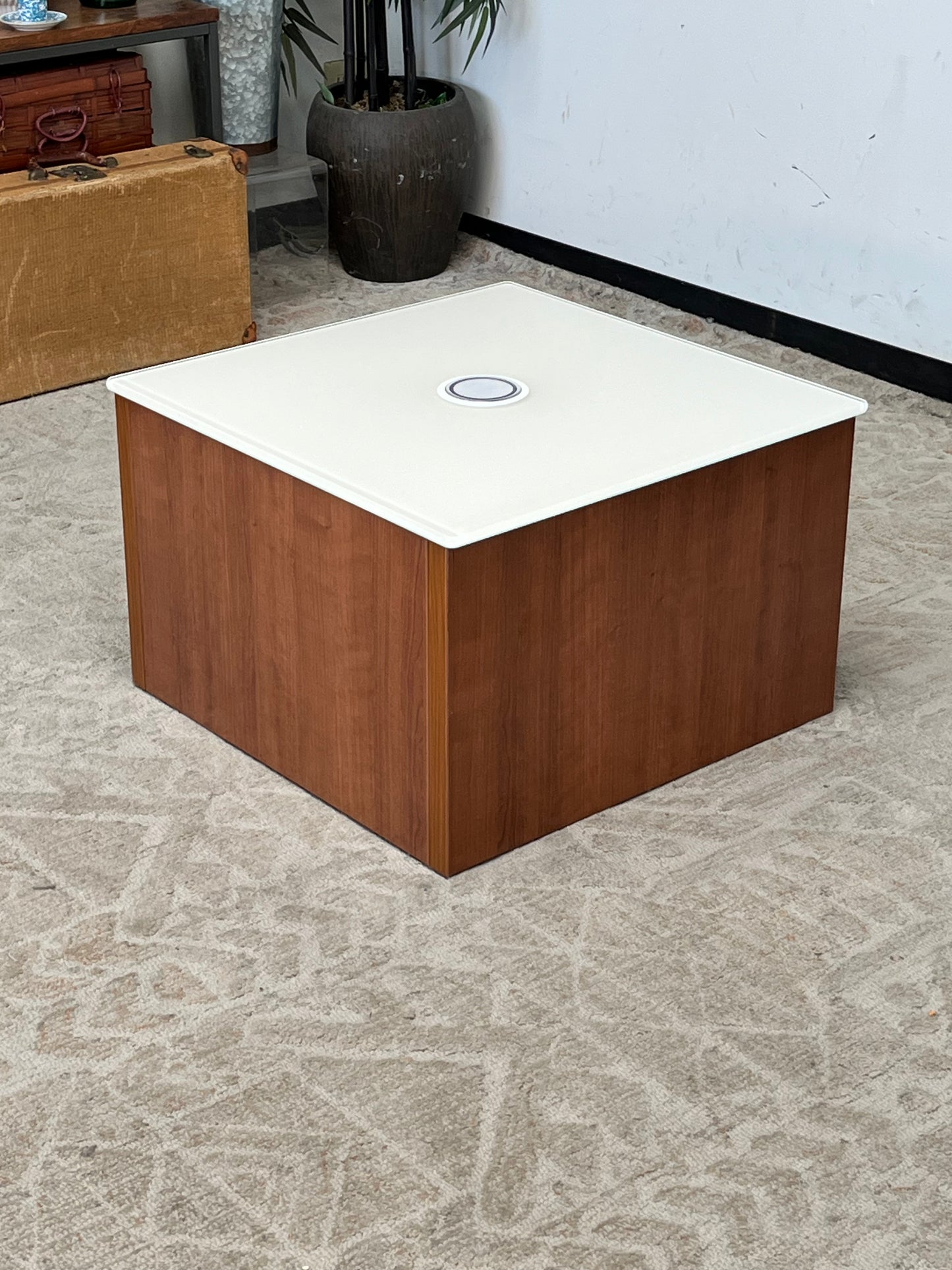 Modern side Table w/ Charging Port