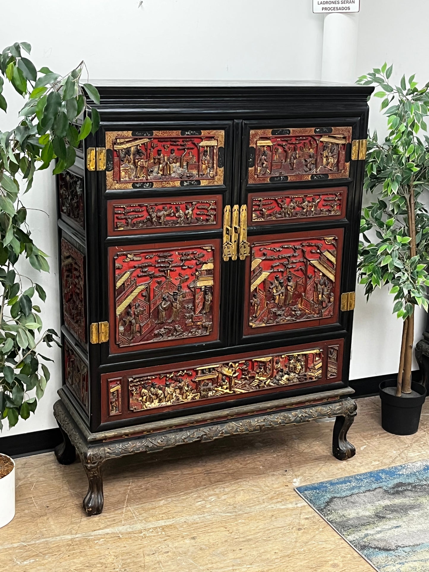 Vintage Ornate China Cabinet - Scene 1