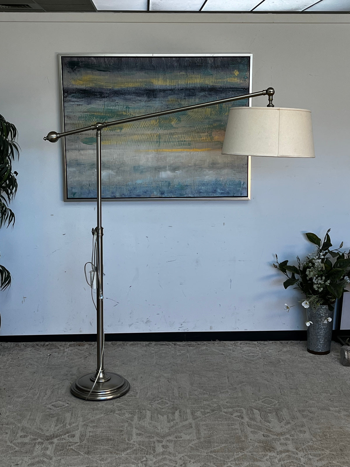 Traditional Style Boom Arm Floor Lamp
