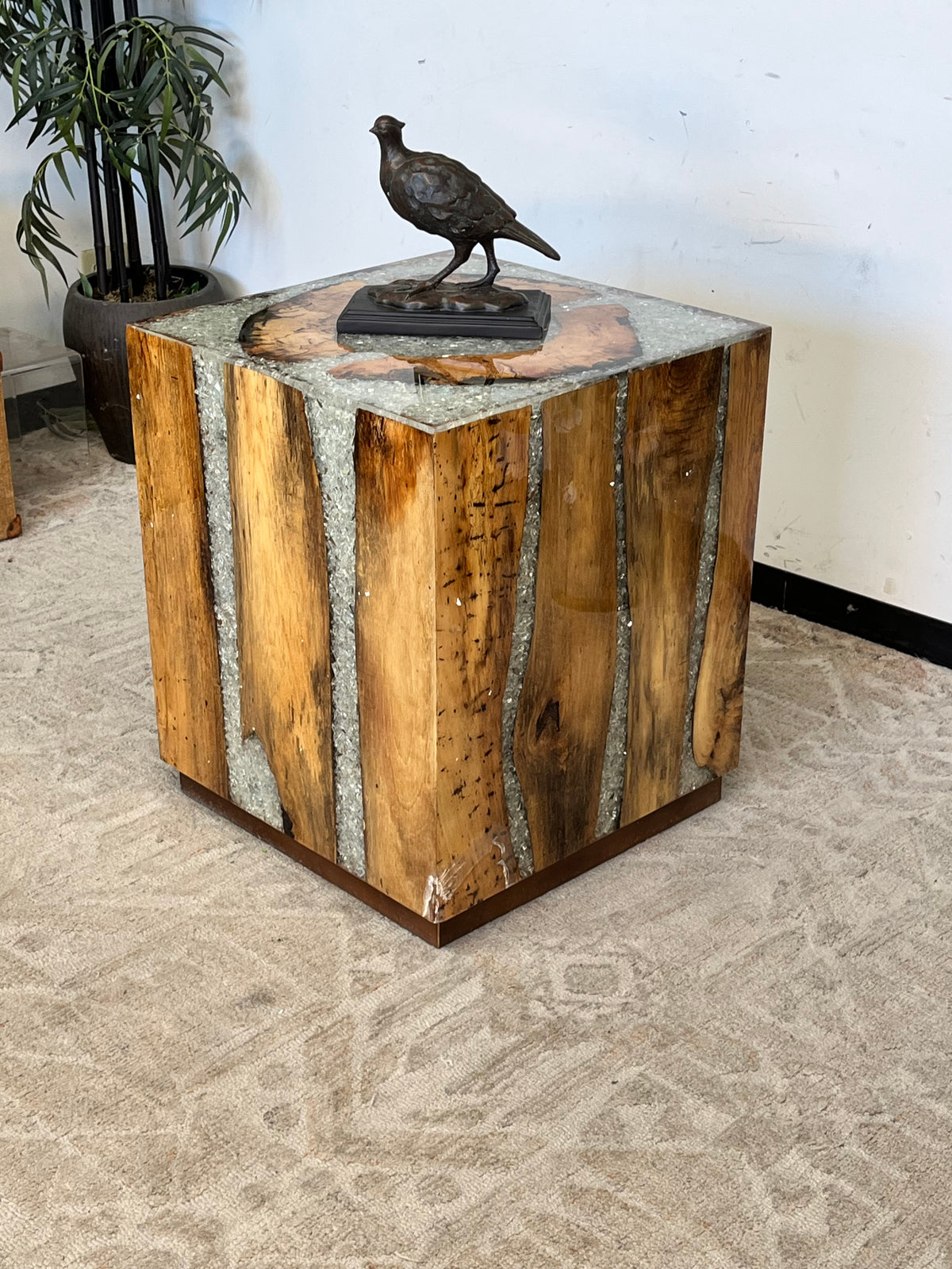 Rustic Style Resin Wooden Cube