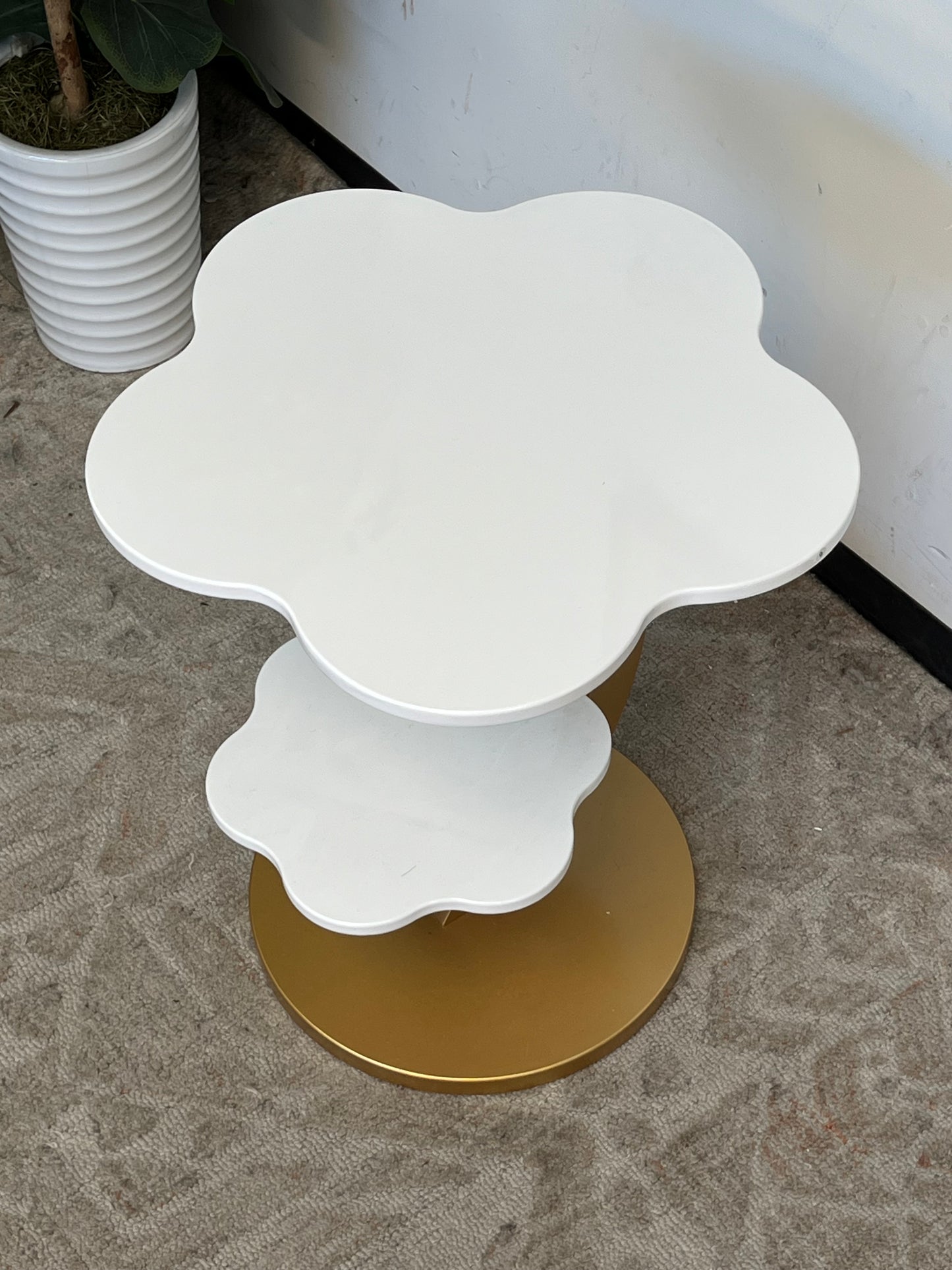 Modern Flower Design End Table