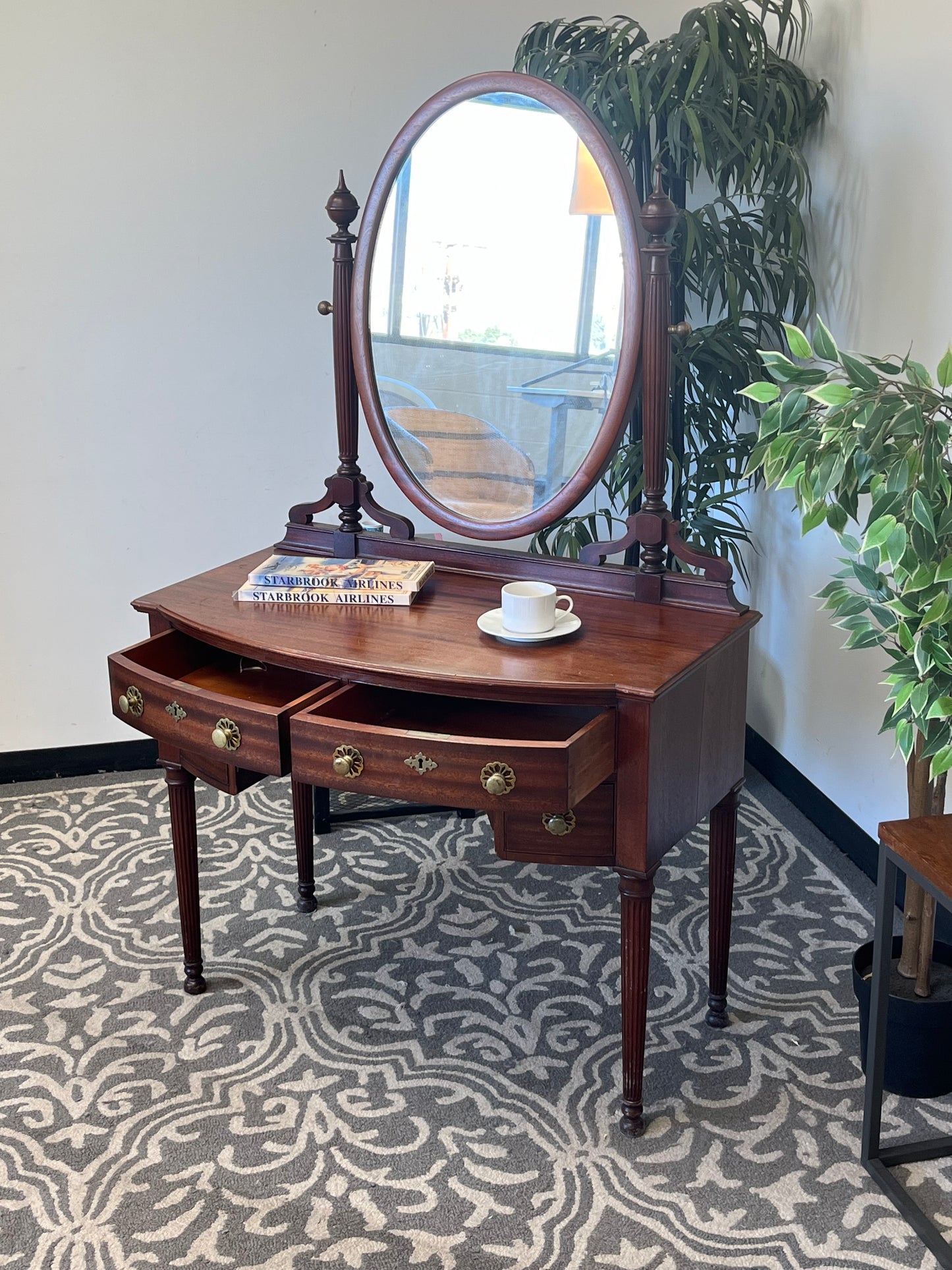 Antique Style Colonial Vanity With Mirror