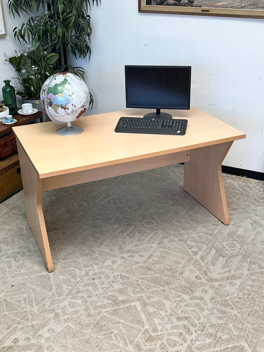 Modern Style Office Desk