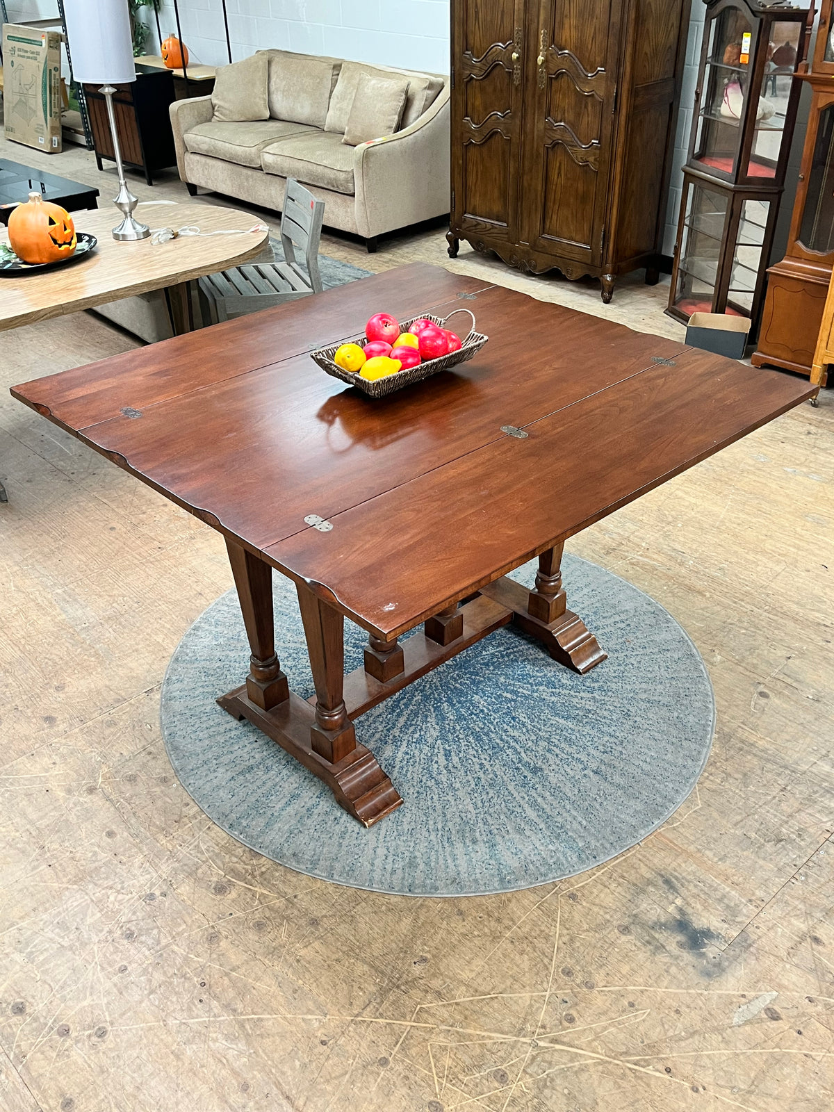 Farmhouse Style Expandable Table