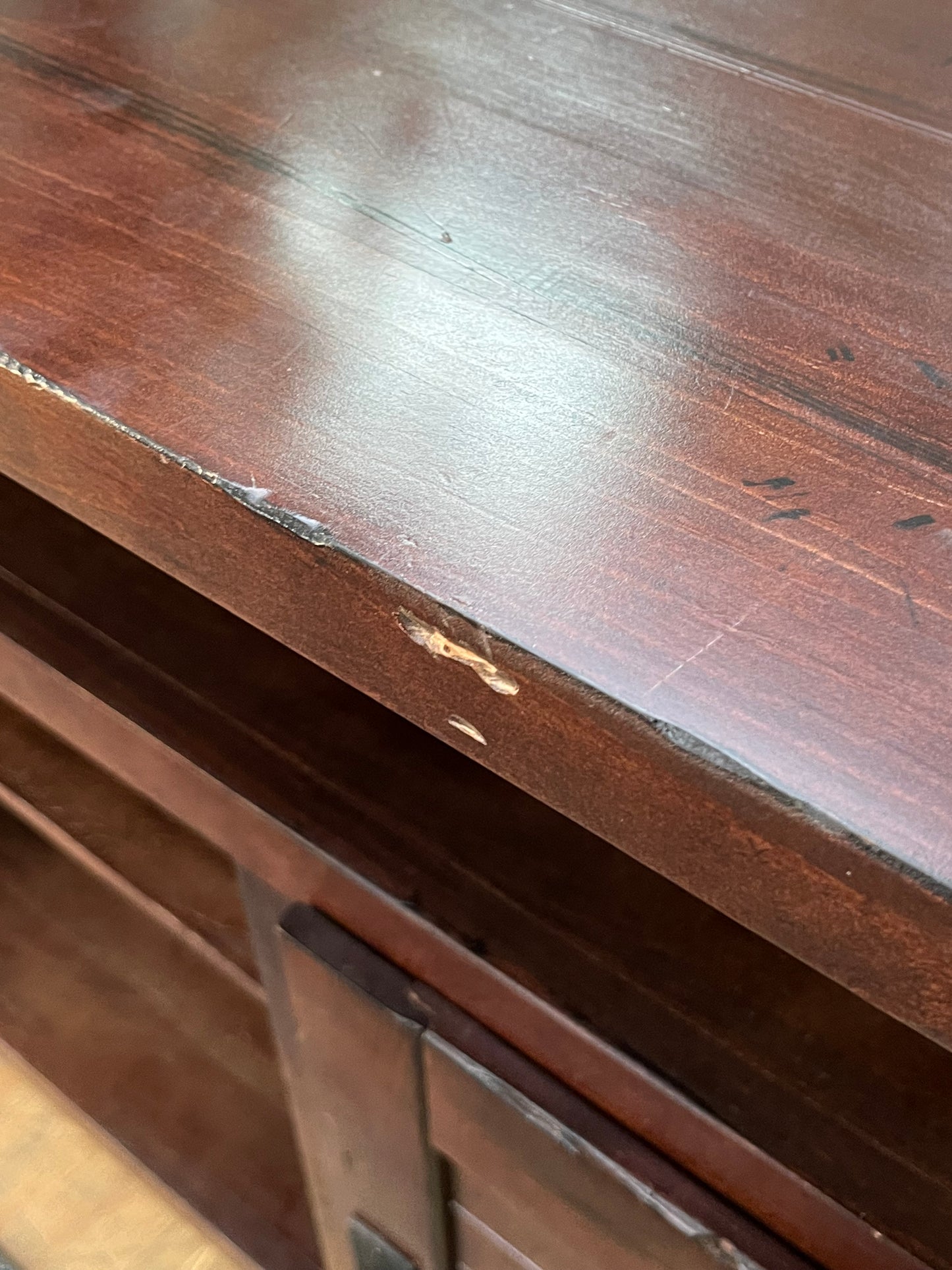 Traditional Style Media Stand