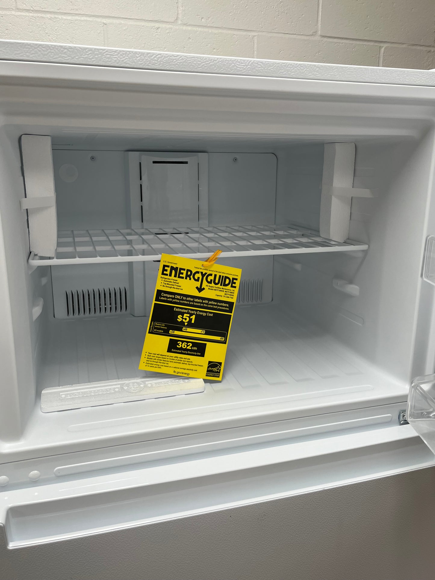 Seasons White 18 Cu. Ft. Refrigerator - Dented