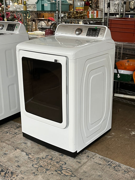 Samsung 7.4 cu. ft. Gas Dryer in White