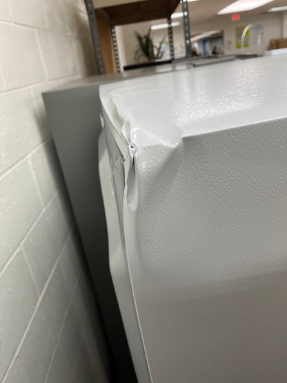 Seasons White 18 Cu. Ft. Refrigerator - Dented