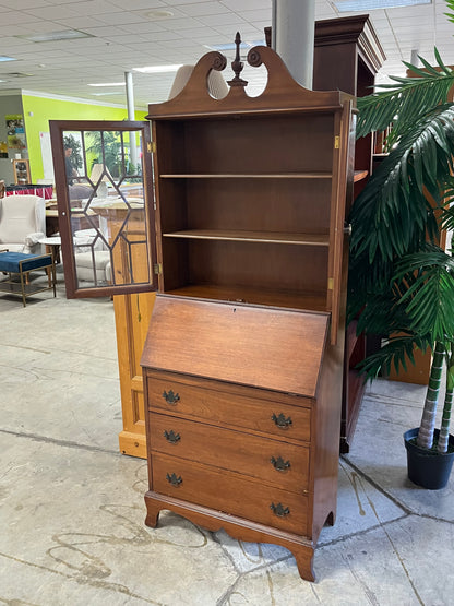 Traditional Style China Cabinet