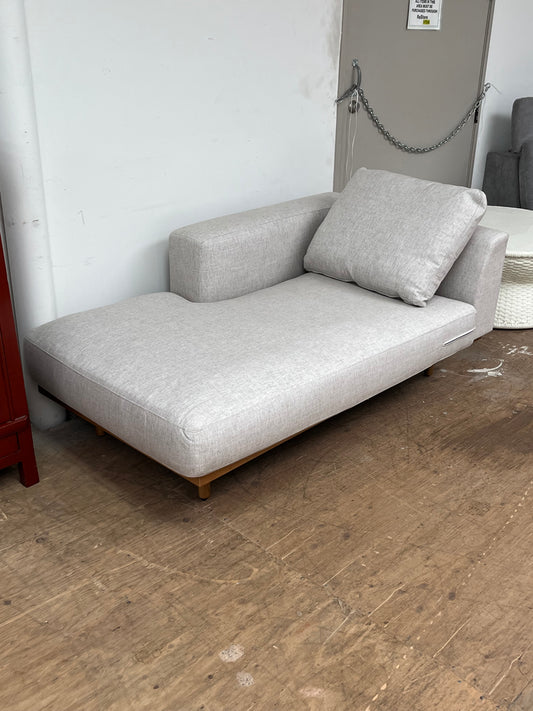 Modern Outdoor Gray Chaise