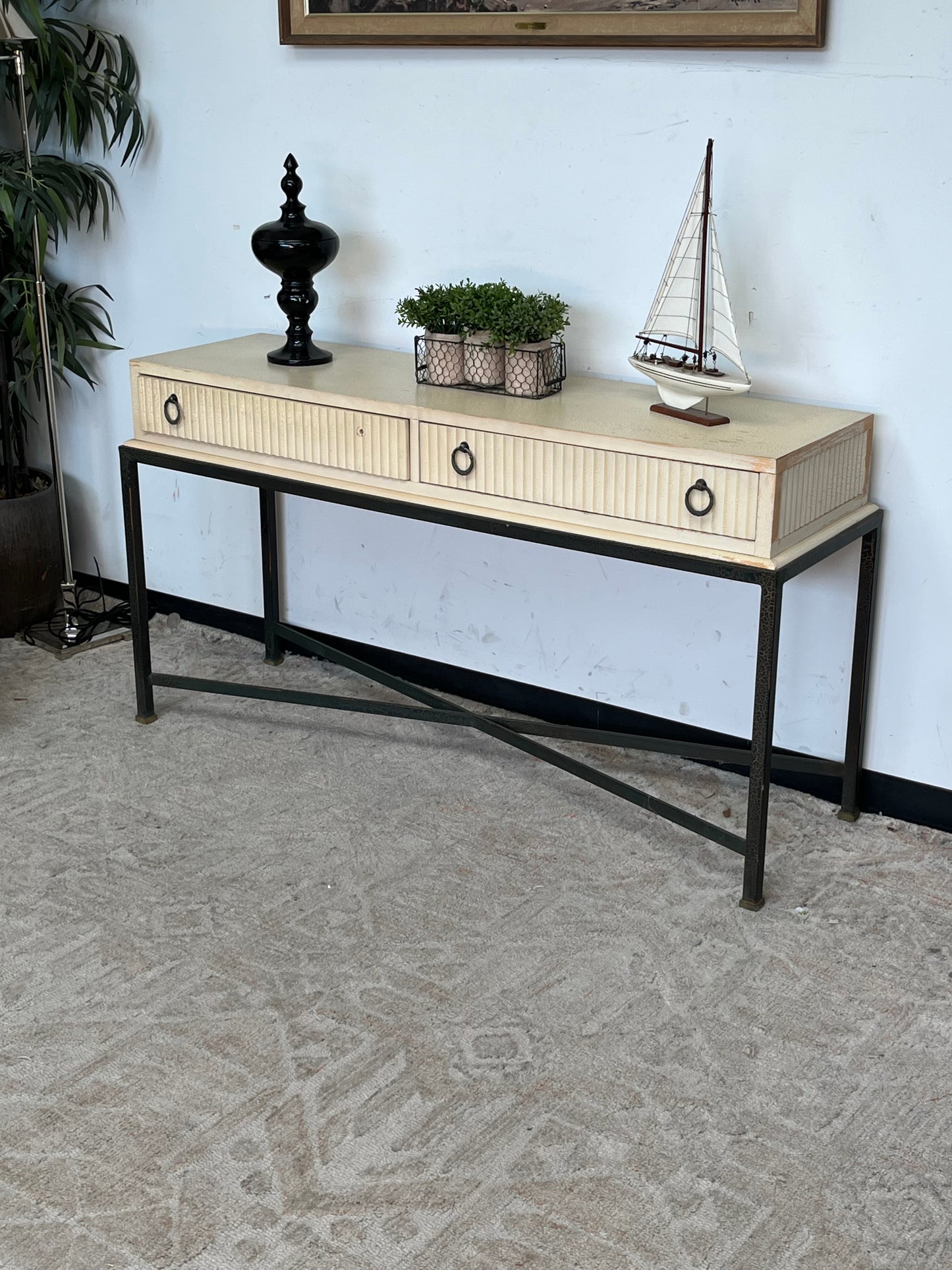 Modern Style Console Table - Missing Handle