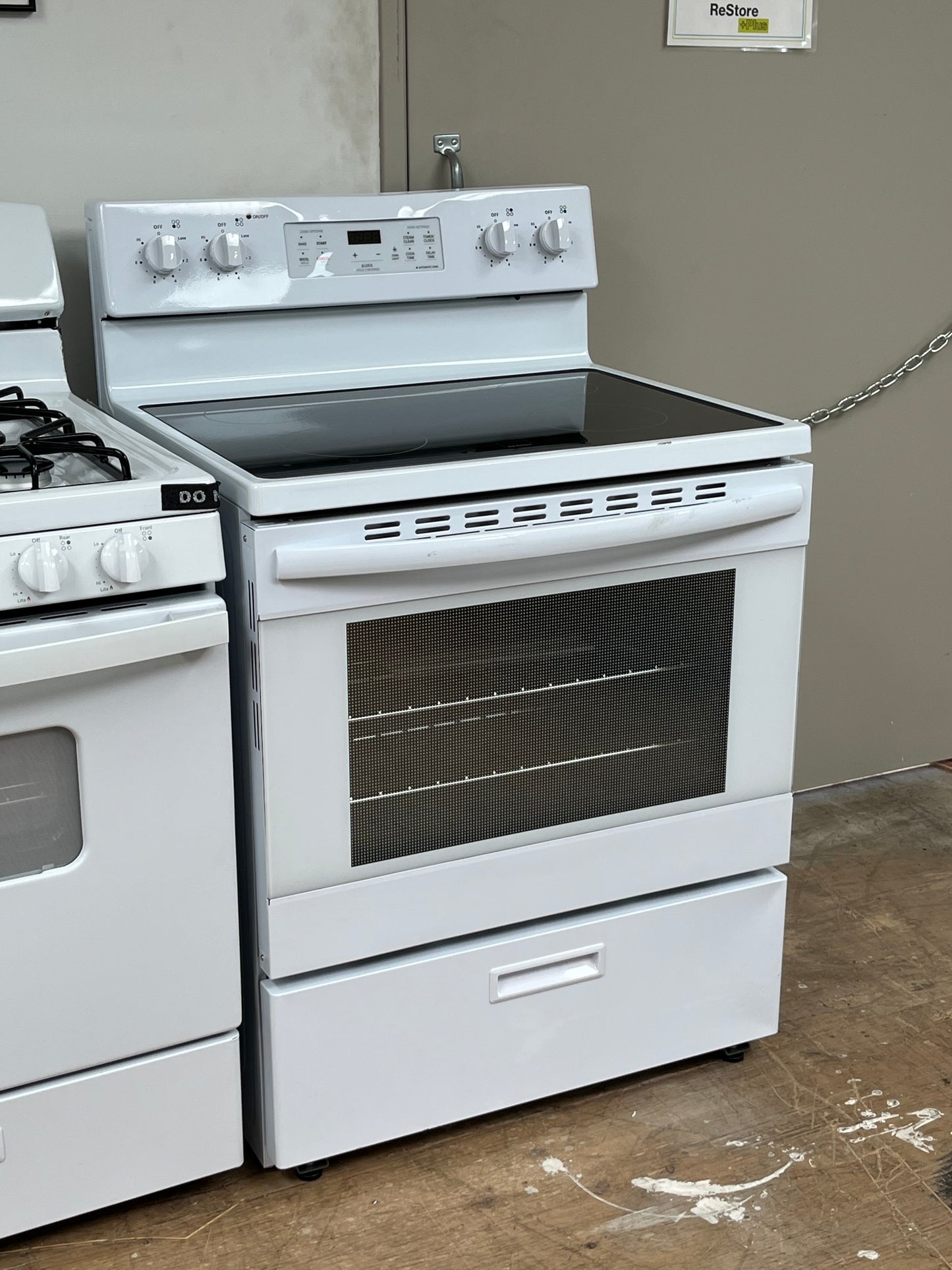 Seasons® 5.2 Cu. Ft. Freestanding  White Electric Range- Minor Dent