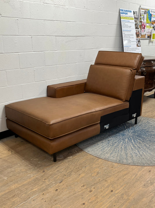 Leather Chaise Lounge With Adjustable Headrest