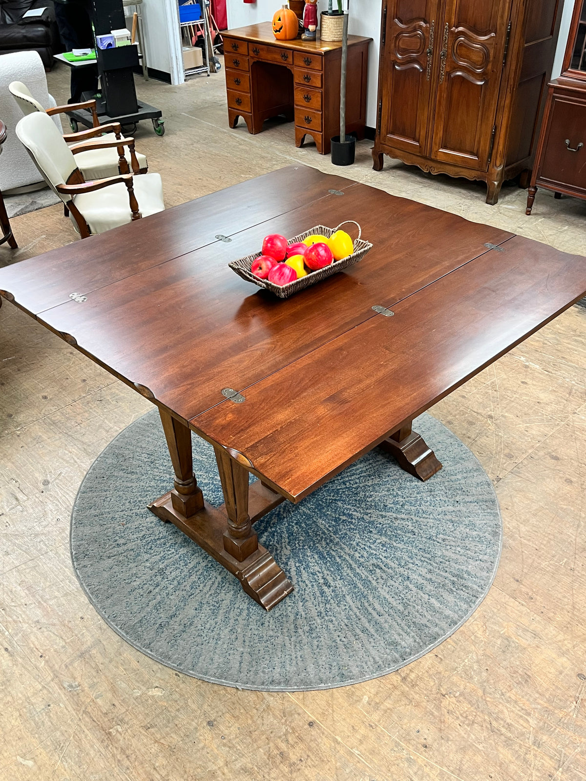 Farmhouse Style Expandable Table