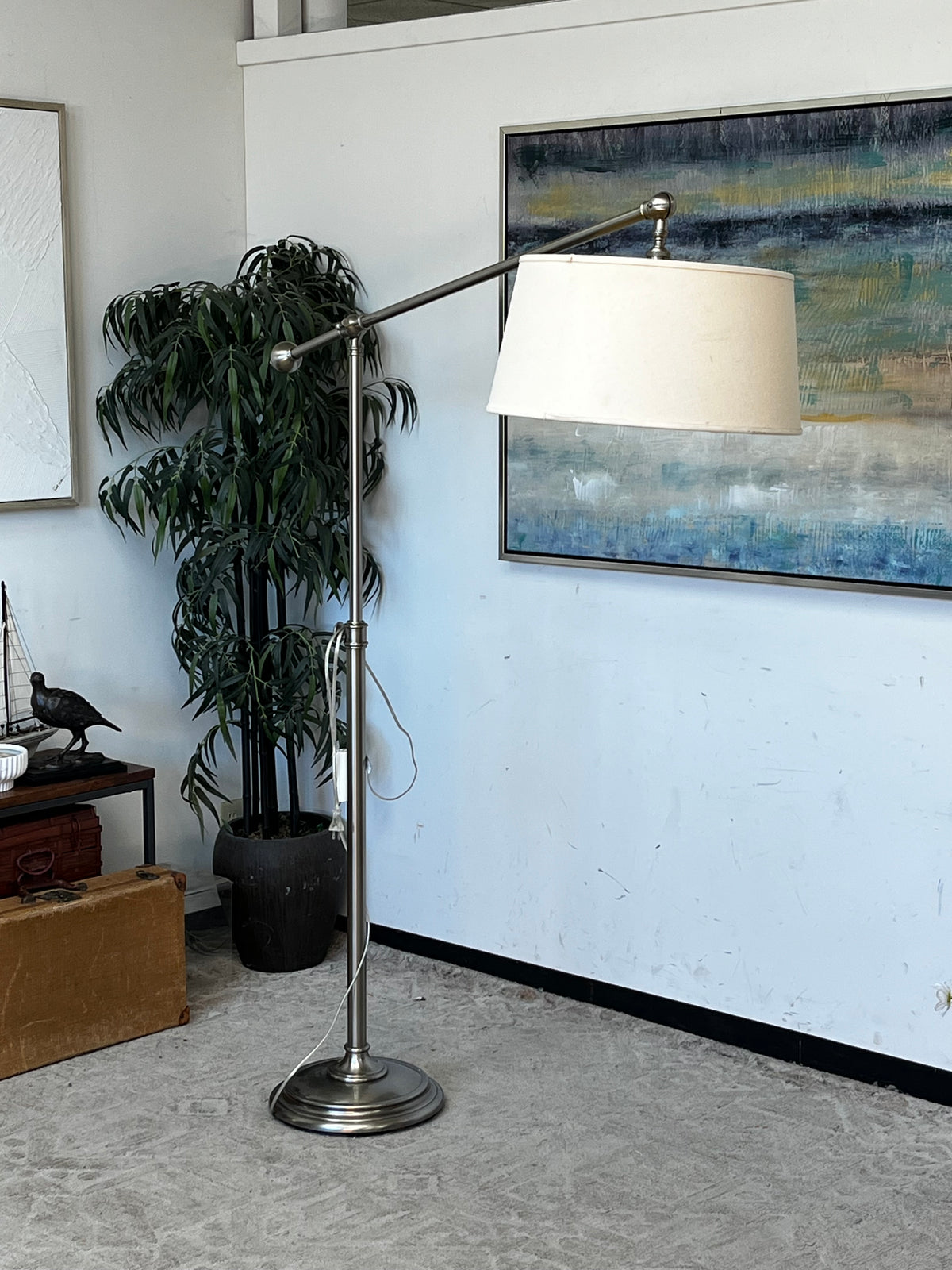 Traditional Style Boom Arm Floor Lamp