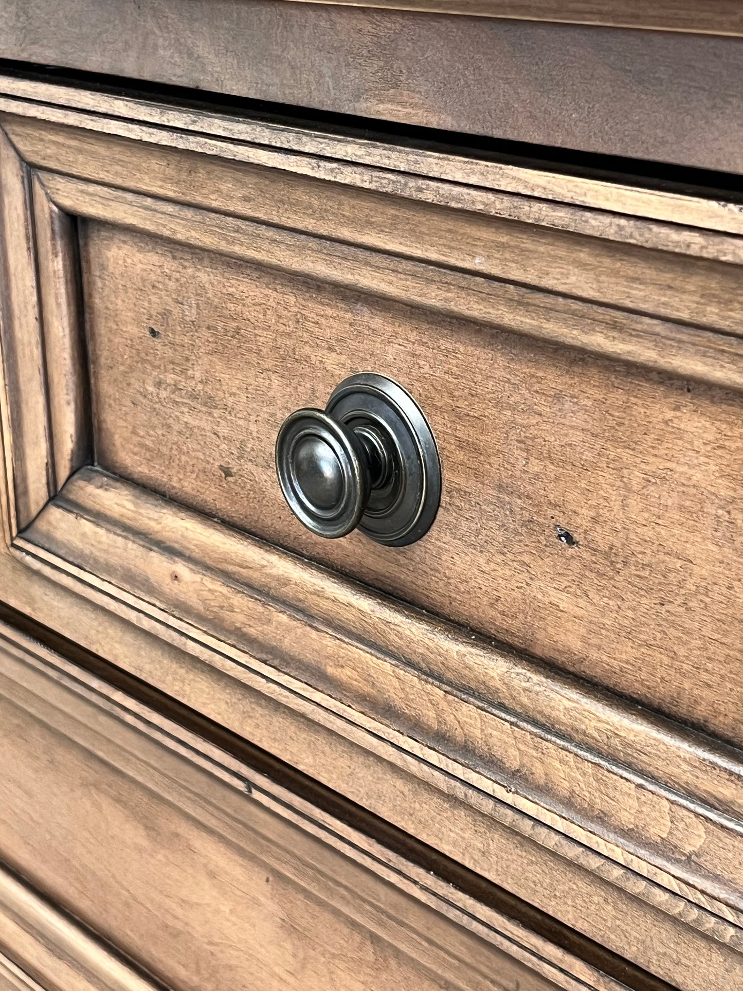 Whittier Furniture 10-Drawer Dresser