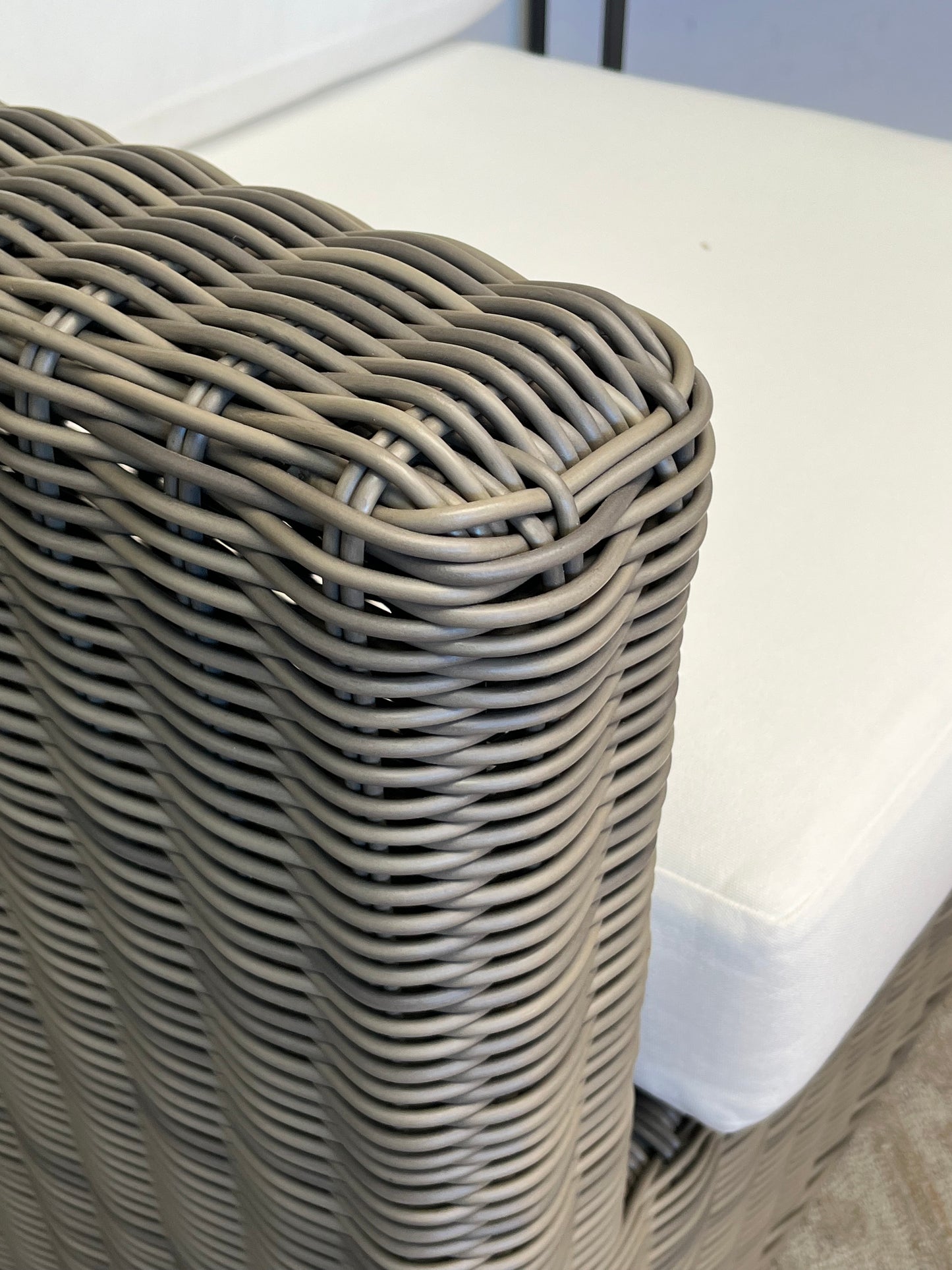 Outdoor Gray Rattan Right-Arm Seat