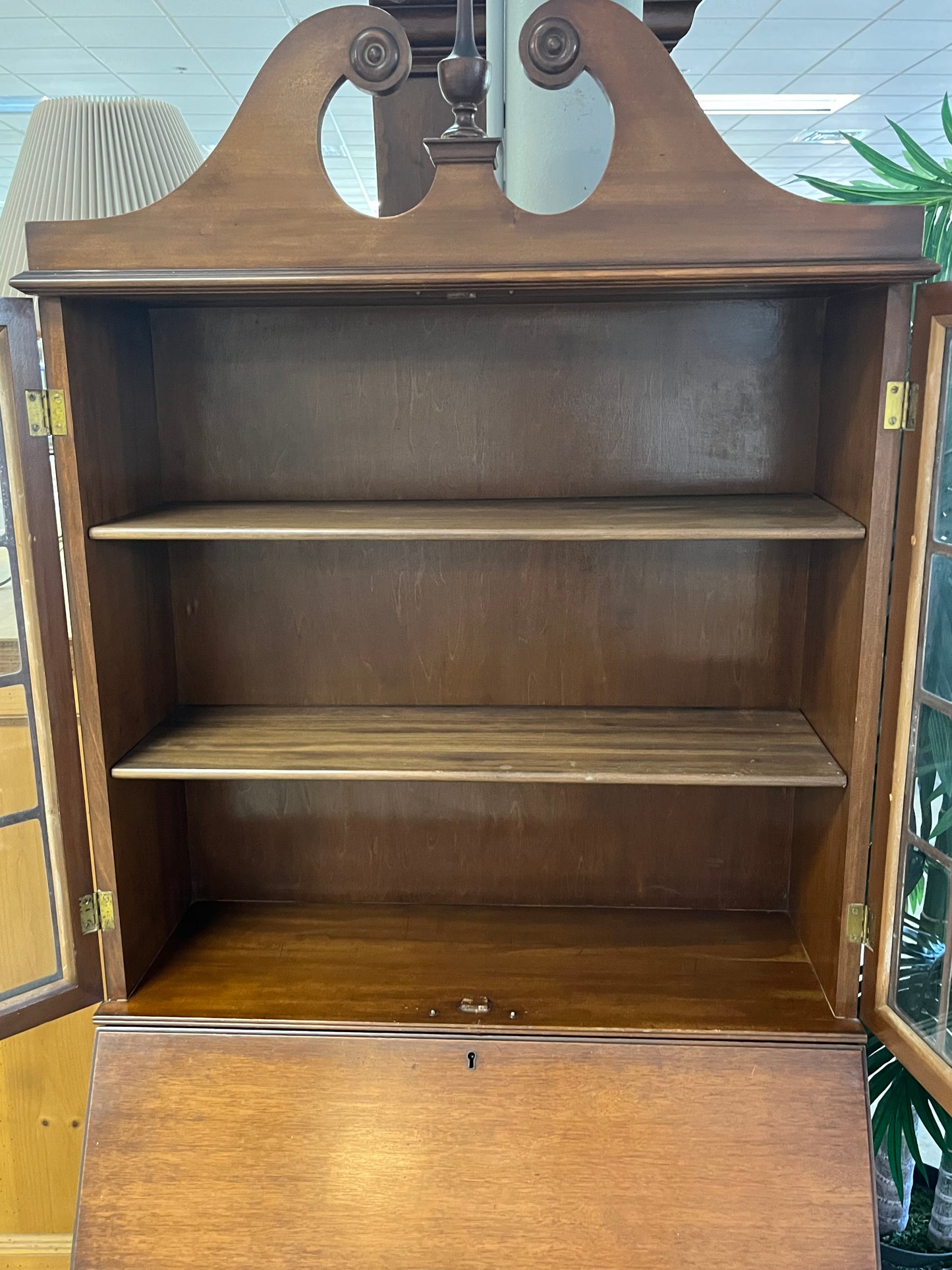 Traditional Style China Cabinet