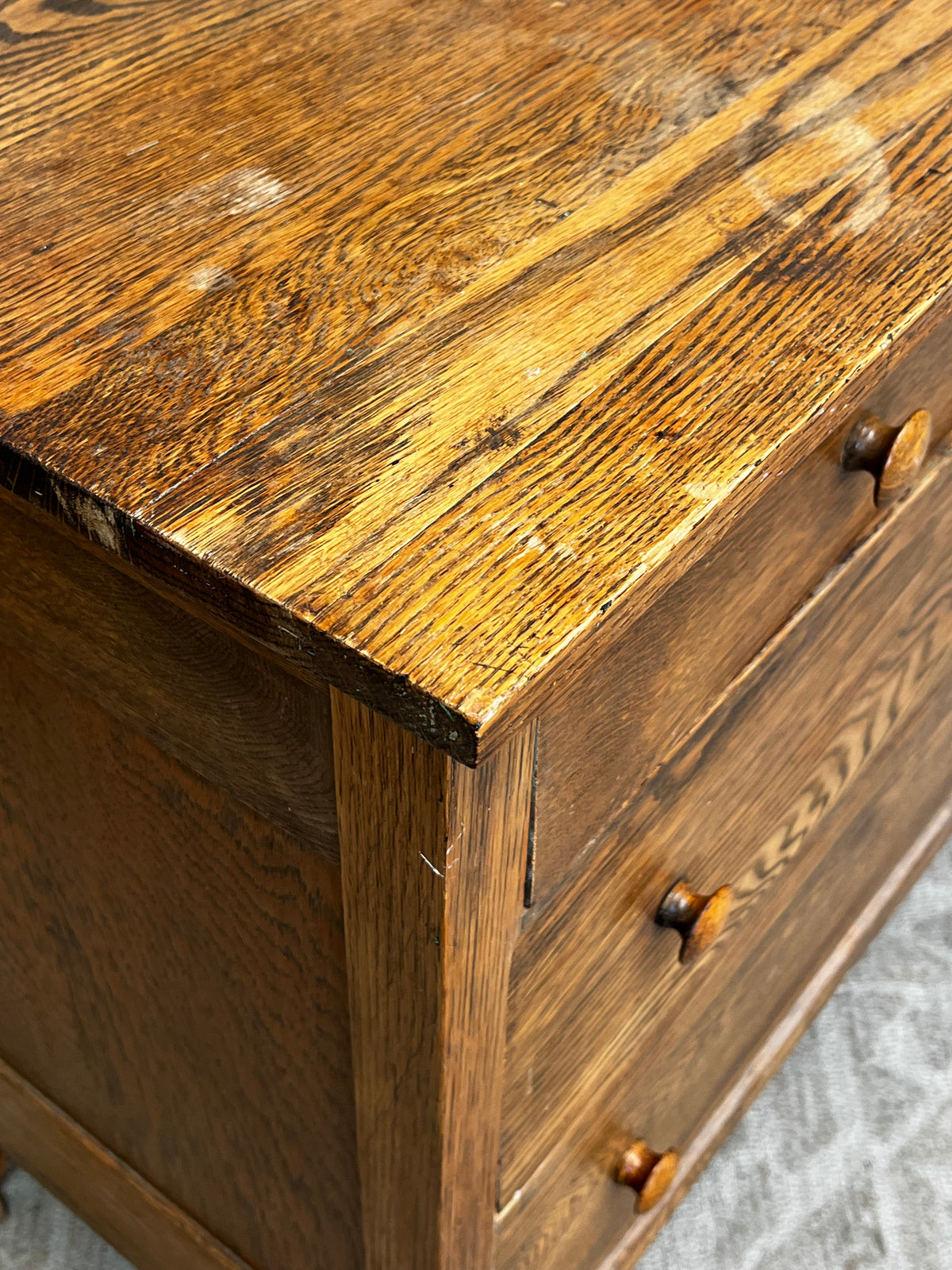 Farmhouse Style 4 Drawer Dresser