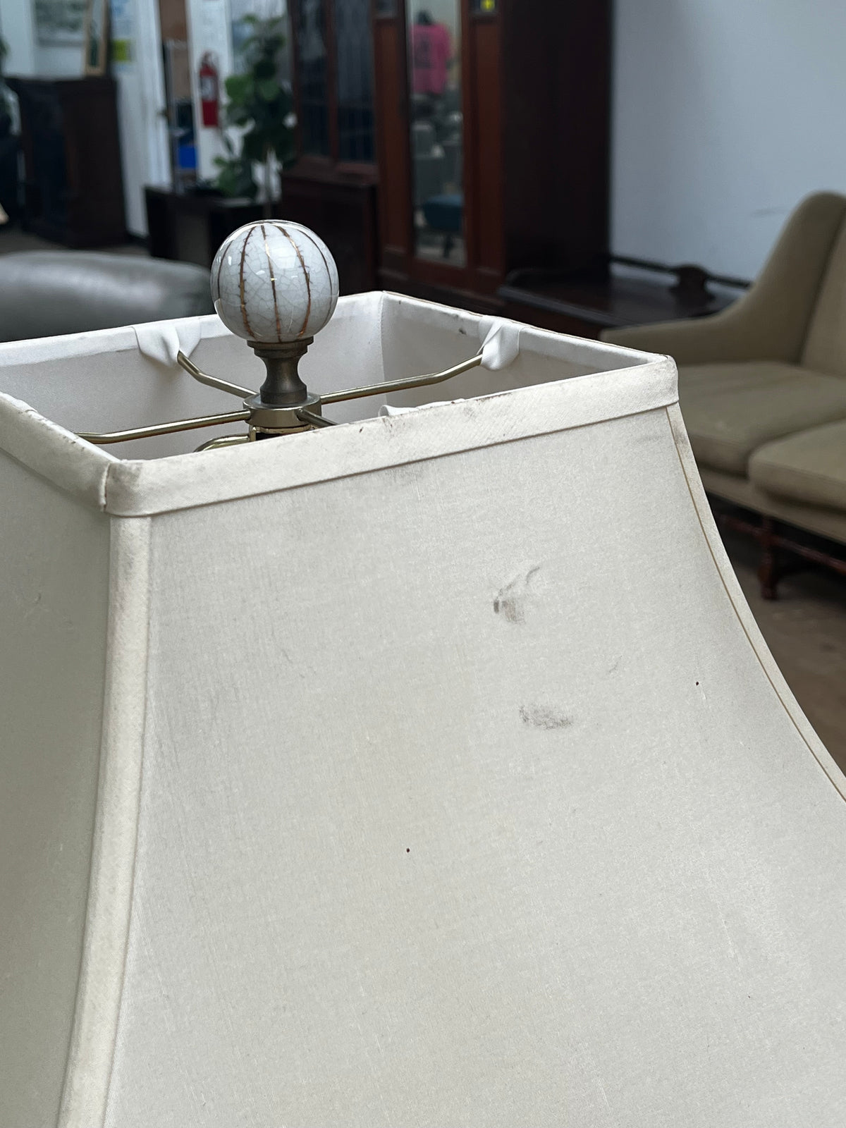 Modern 20" Oval Table Lamp
