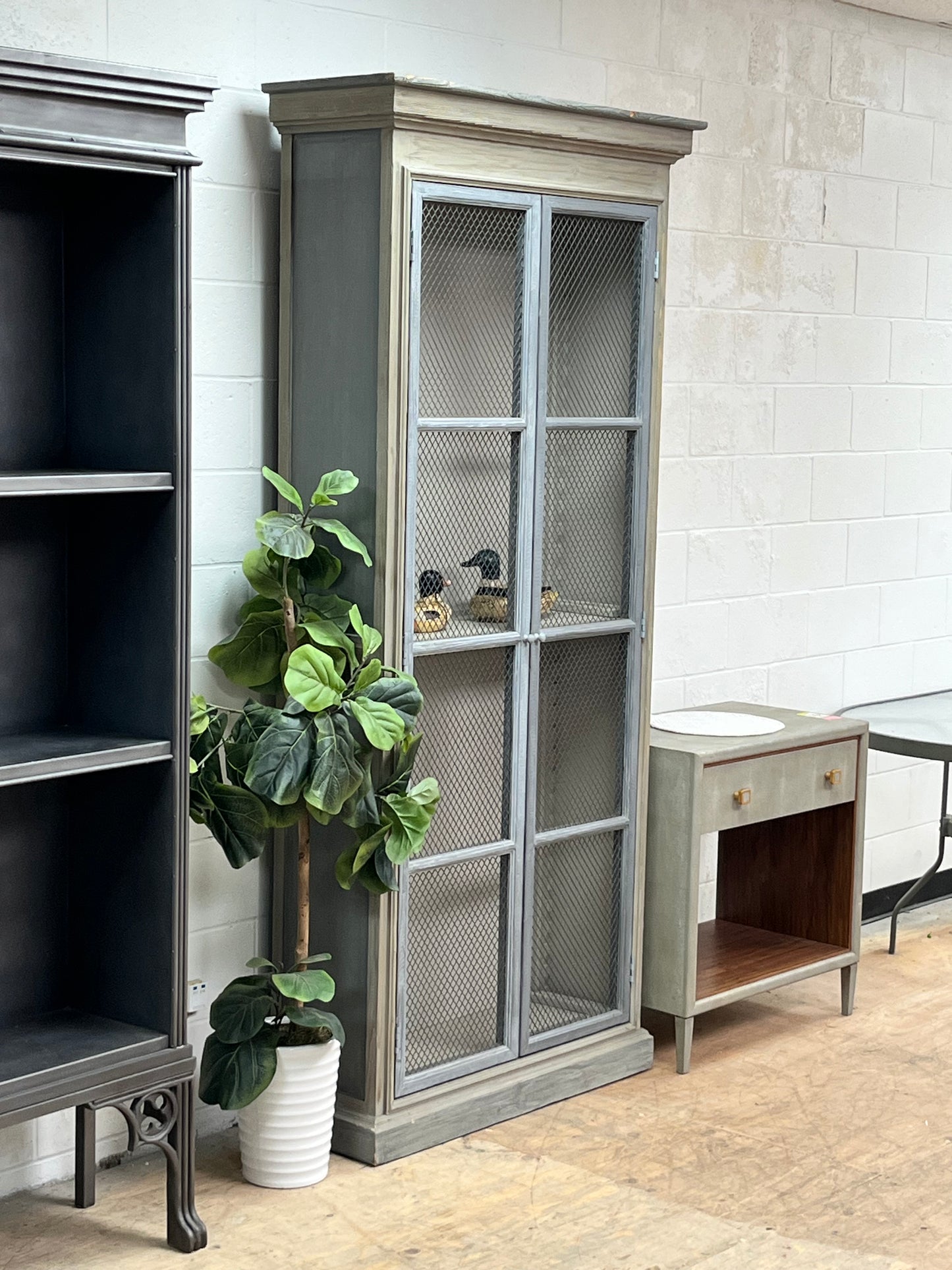 Modern Farmhouse Style 91" Cabinet