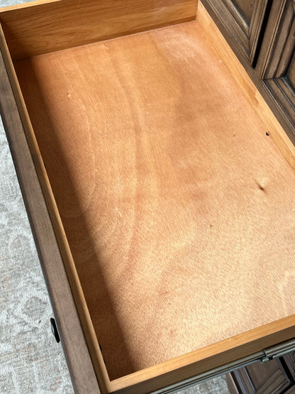 Whittier Furniture 10-Drawer Dresser